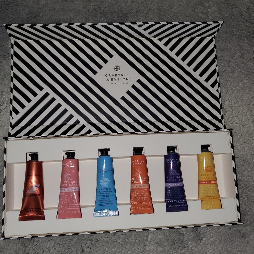 Crabtree & Evelyn The Six Pistols hand therapy.NIB